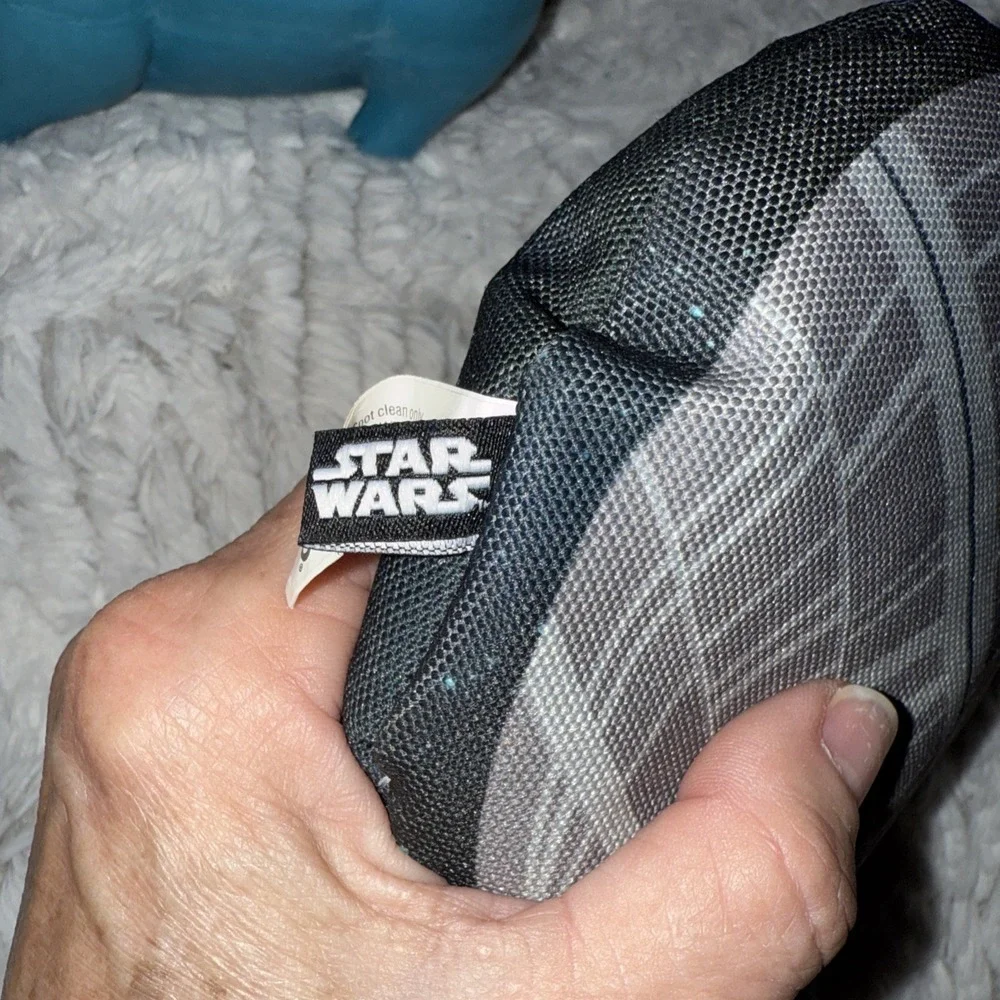 Dog Toys Large Latex Pig that Grunts And 1 Star Wars Squeekie‎  5045